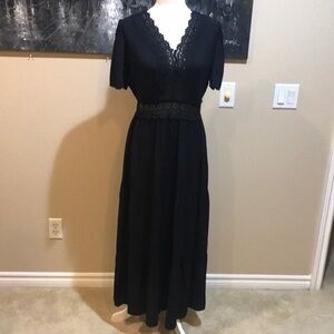 Boture Black Crochet Lace Bodice/Waist with Layered Ruffled Hem Maxi Dress-M
